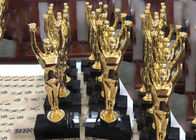Kazananlar İçin Altın Kaplama Özel Kupa Bardak Metal Alaşımlı Malzeme Türü