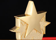 Altın Gümüş Bronz Kişiselleştirilmiş Kupa Bardak 330mm Yükseklik Ile 3D Oyulmuş Yıldız